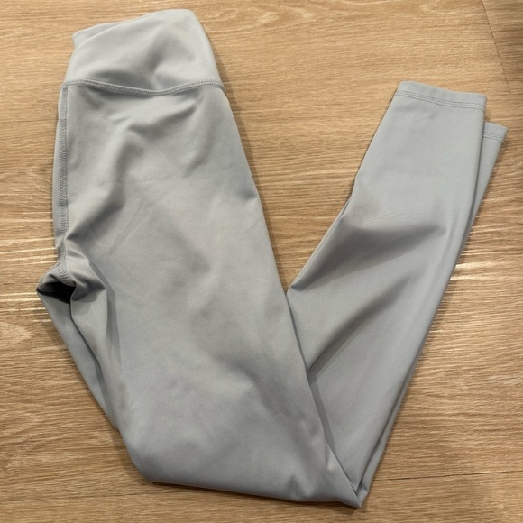 Reformation EcoMove High Waist 7/8 Leggings - Powder Blue - Picture 3 of 6